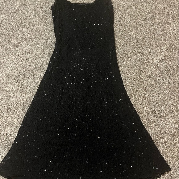 Black sequin dress - Picture 1 of 3